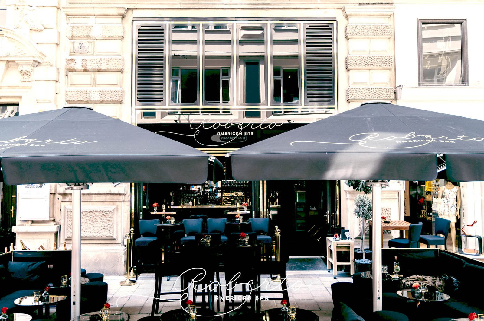 Jasomirgottstraße 7, 1010 Vienna 11am – 2am mail@robertobar.online +43-1-5322646